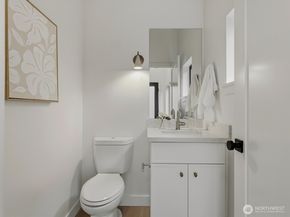 2806 W Dravus Street, Seattle WA 98199