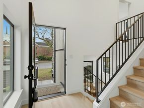 2806 W Dravus Street, Seattle WA 98199