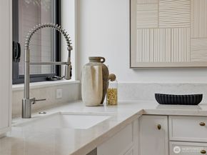 2806 W Dravus Street, Seattle WA 98199