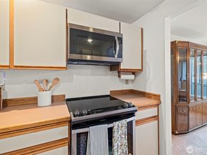 1224 6th Avenue S C101, Edmonds WA 98020