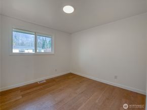 18 232nd Place SW, Bothell WA 98021