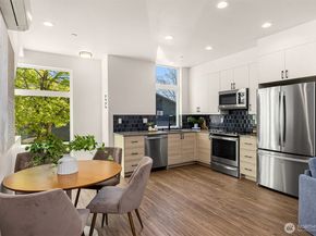 1715 17th Avenue, Seattle WA 98122