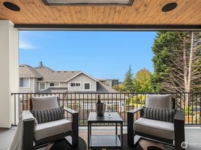 138 8th Court, Kirkland WA 98033