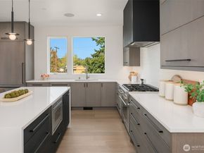 138 8th Court, Kirkland WA 98033