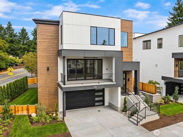 138 8th Court, Kirkland WA 98033