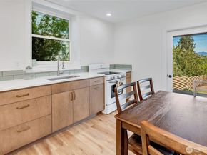 9804 63rd Avenue S, Seattle WA 98118