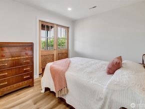 9804 63rd Avenue S, Seattle WA 98118