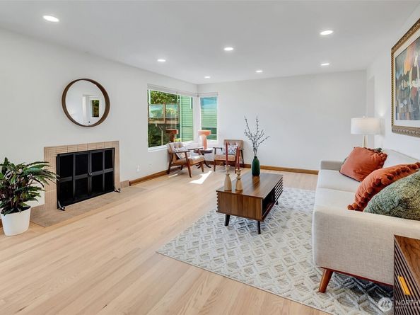 9804 63rd Avenue S, Seattle WA 98118