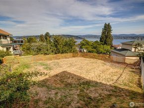 9804 63rd Avenue S, Seattle WA 98118