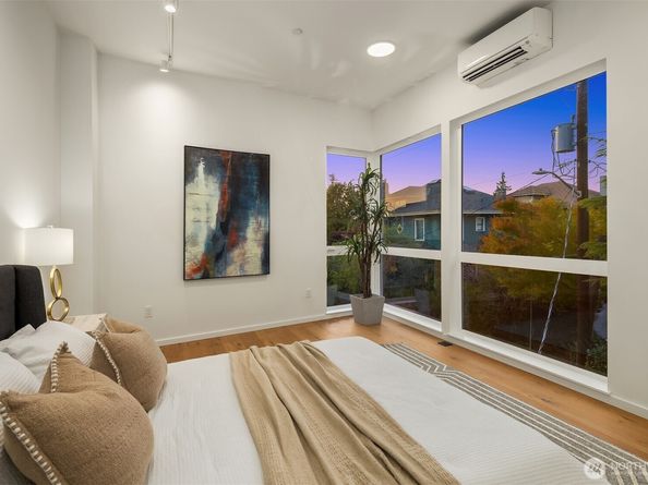 1225 E Roy Street, Seattle WA 98102