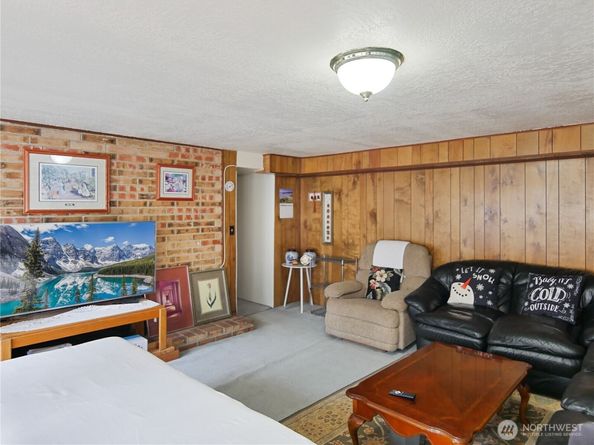 2612 204th Street SW, Lynnwood WA 98036