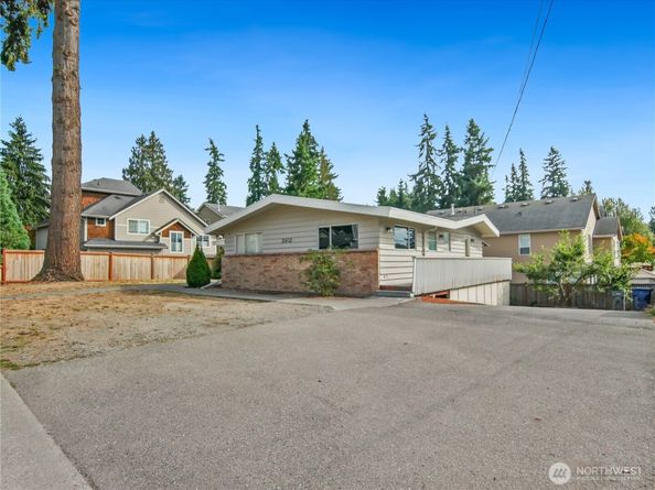 2612 204th Street SW, Lynnwood WA 98036