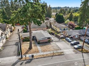 2612 204th Street SW, Lynnwood WA 98036