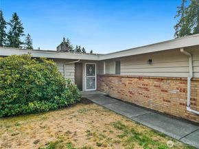 2612 204th Street SW, Lynnwood WA 98036