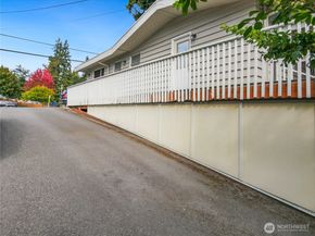 2612 204th Street SW, Lynnwood WA 98036