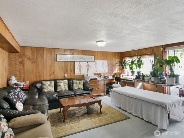 2612 204th Street SW, Lynnwood WA 98036