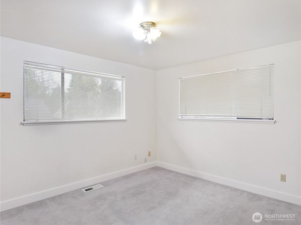 2612 204th Street SW, Lynnwood WA 98036