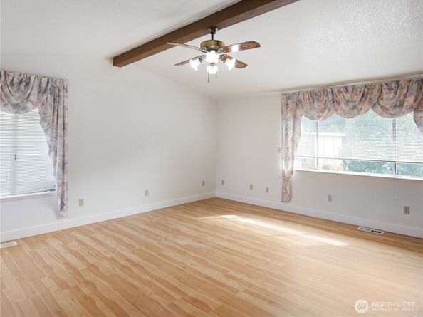 2612 204th Street SW, Lynnwood WA 98036