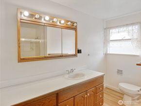 2612 204th Street SW, Lynnwood WA 98036