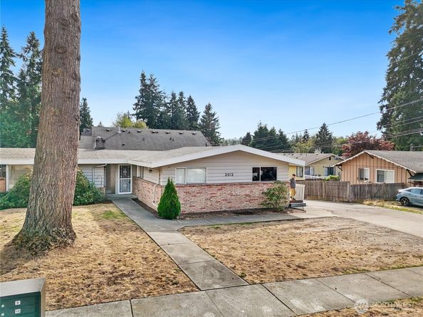 2612 204th Street SW, Lynnwood WA 98036