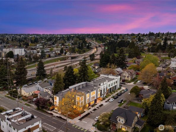 7013 9th Avenue NE, Seattle WA 98115
