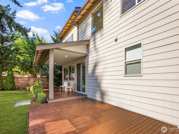 20317 58th Lane NE, Kenmore WA 98028