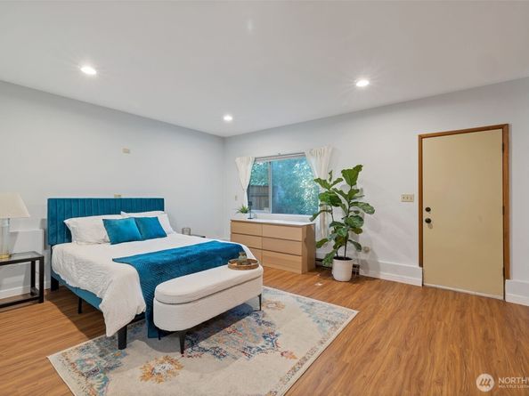 1515 NE 106th Street, Seattle WA 98125
