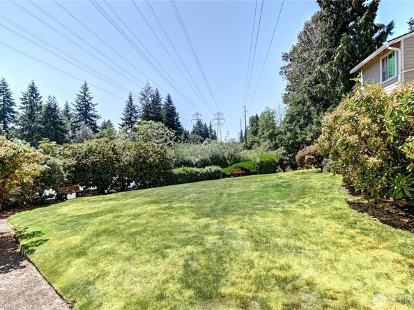 19855 25th Avenue NE 206, Shoreline WA 98155