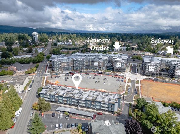 1175 Harrington Place NE 205, Renton WA 98056