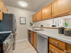1175 Harrington Place NE 205, Renton WA 98056