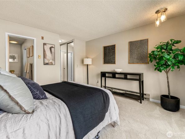 1175 Harrington Place NE 205, Renton WA 98056