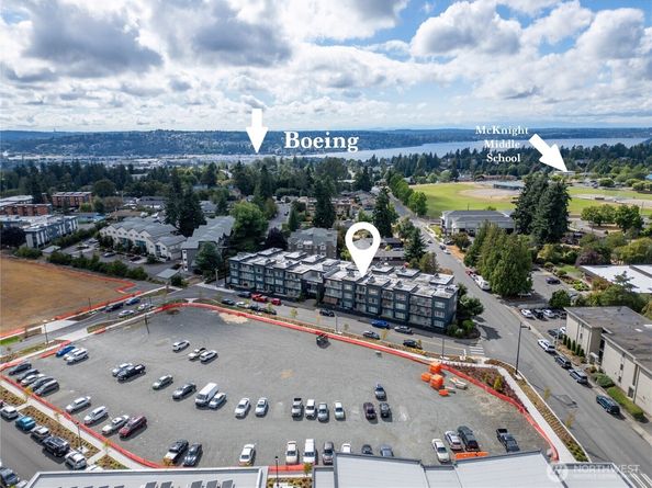 1175 Harrington Place NE 205, Renton WA 98056