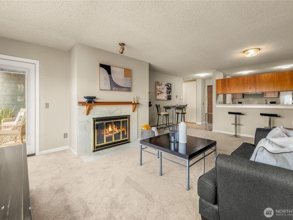 1175 Harrington Place NE 205, Renton WA 98056