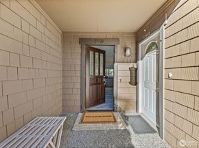 17442 NE 40th Place D3, Redmond WA 98052