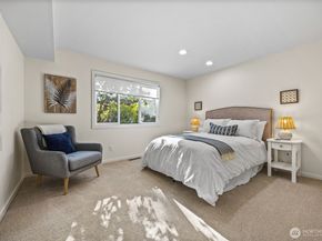 17442 NE 40th Place D3, Redmond WA 98052
