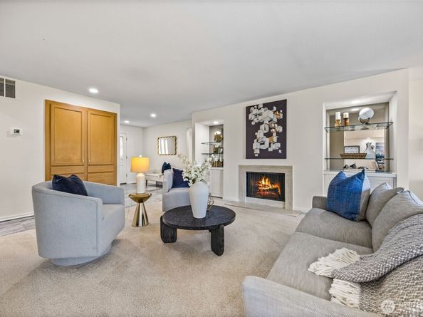 17442 NE 40th Place D3, Redmond WA 98052