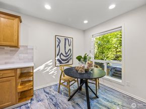 17442 NE 40th Place D3, Redmond WA 98052