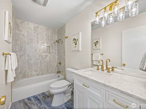 17442 NE 40th Place D3, Redmond WA 98052