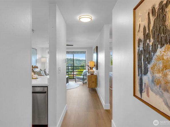 3401 Wallingford Avenue N 405, Seattle WA 98103