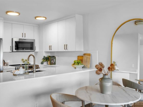 3401 Wallingford Avenue N 405, Seattle WA 98103