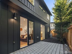 10174 NE 113th Place, Kirkland WA 98033