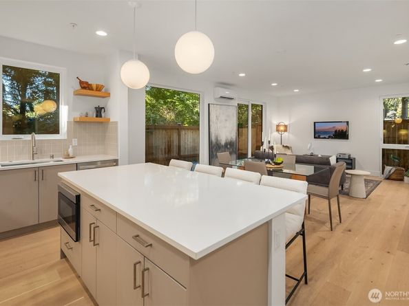 10174 NE 113th Place, Kirkland WA 98033