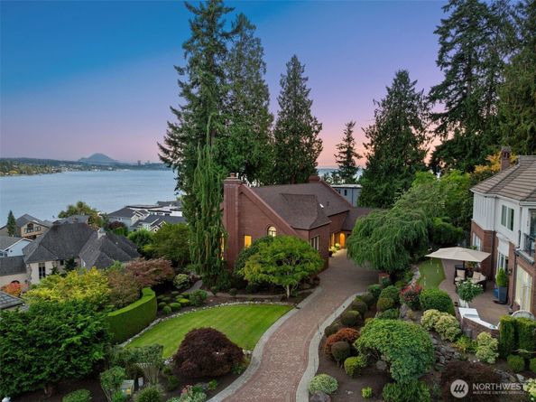 10939 84th Place NE, Kirkland WA 98034