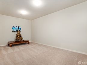 880 Lingering Pine Lane NW, Issaquah WA 98027