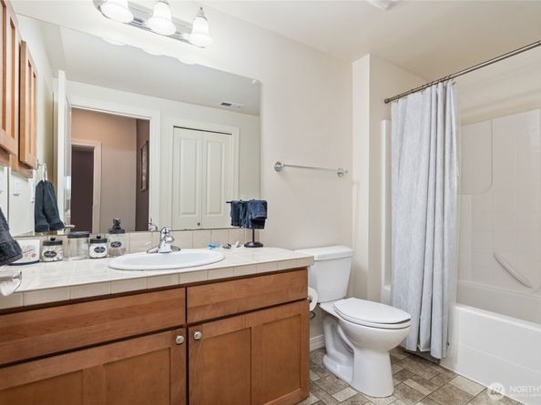 880 Lingering Pine Lane NW, Issaquah WA 98027