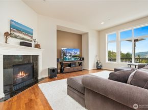 880 Lingering Pine Lane NW, Issaquah WA 98027