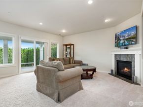 880 Lingering Pine Lane NW, Issaquah WA 98027