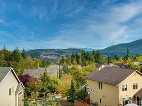 880 Lingering Pine Lane NW, Issaquah WA 98027