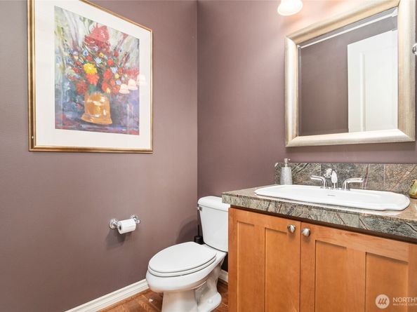 880 Lingering Pine Lane NW, Issaquah WA 98027