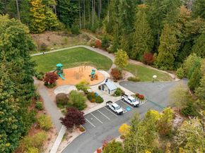 880 Lingering Pine Lane NW, Issaquah WA 98027